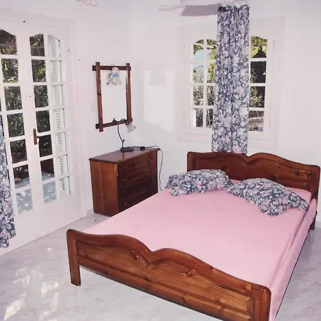 Errieta アパート Athéras